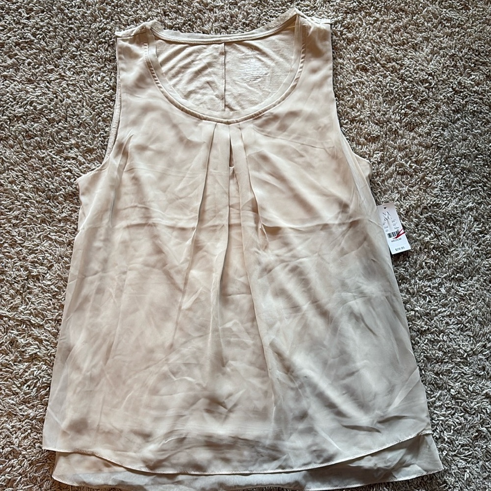 NWT New York and Company Top size M